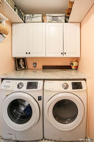 19 Woodway Road 16, Stamford, CT 06907