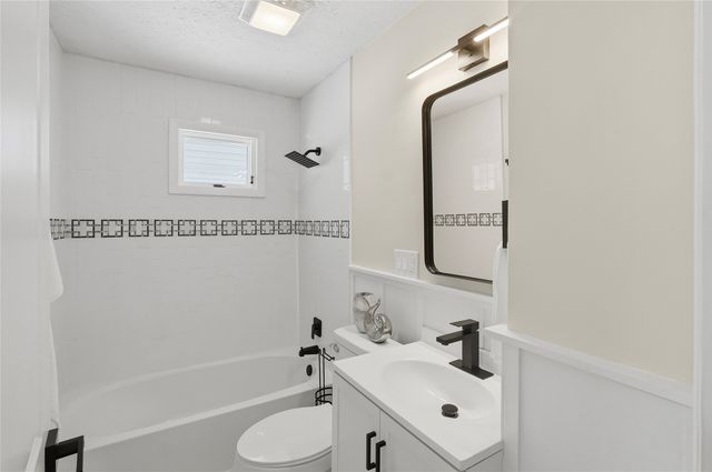 4004 WASHINGTON Avenue, Erie, PA 16508