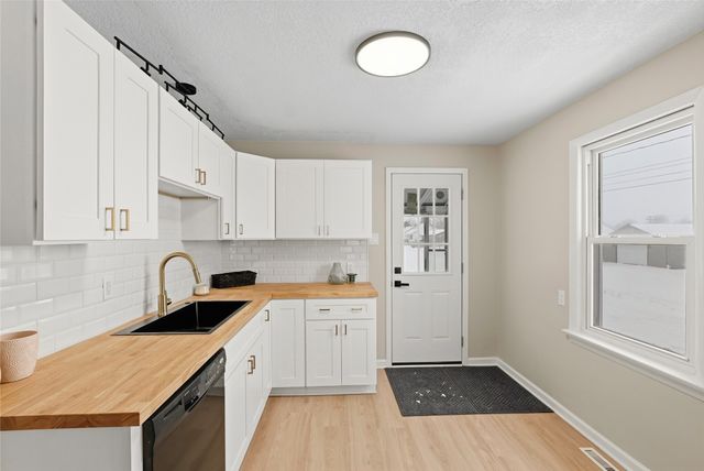 4004 WASHINGTON Avenue, Erie, PA 16508