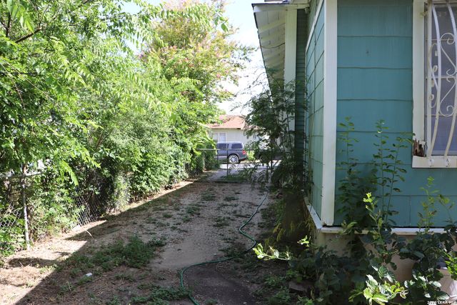 207 W Franciscan, San Antonio, TX 78204