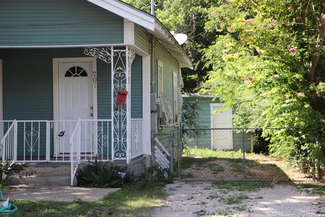 207 W Franciscan, San Antonio, TX 78204