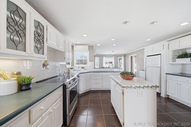 14011 S 177th West Avenue, Kellyville, OK 74039