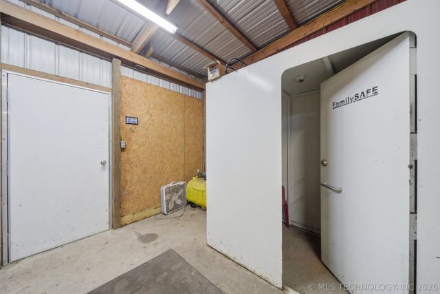 14011 S 177th West Avenue, Kellyville, OK 74039