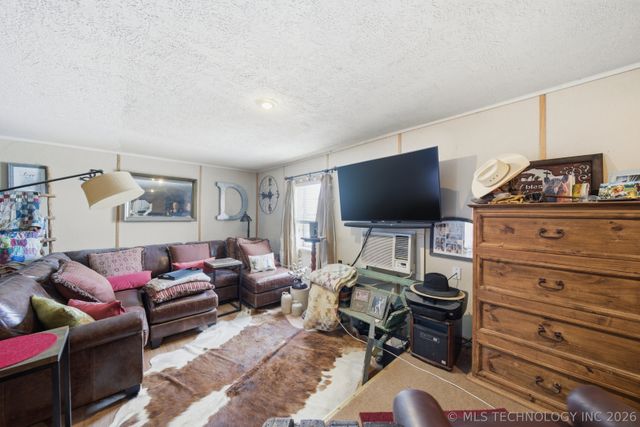 14011 S 177th West Avenue, Kellyville, OK 74039