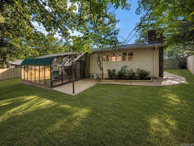 11 Crownpoint Road, Little Rock, AR 72227