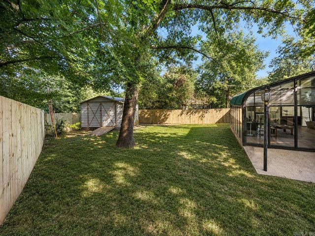 11 Crownpoint Road, Little Rock, AR 72227