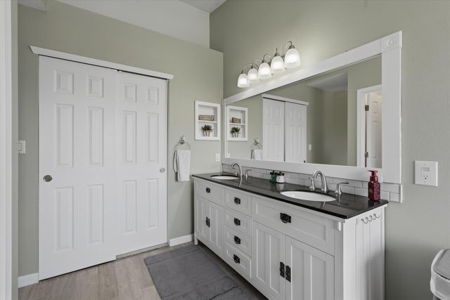 1770 Cerro Crestado Drive NW, Los Lunas, NM 87031