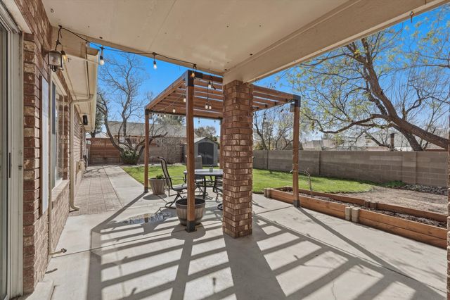 1770 Cerro Crestado Drive NW, Los Lunas, NM 87031