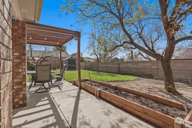 1770 Cerro Crestado Drive NW, Los Lunas, NM 87031