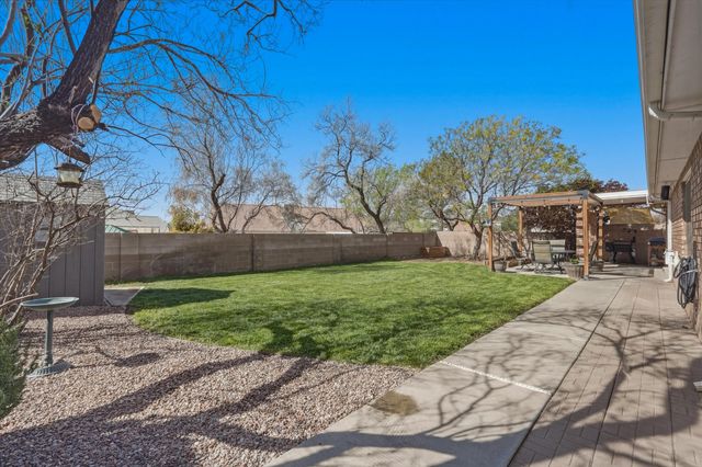 1770 Cerro Crestado Drive NW, Los Lunas, NM 87031