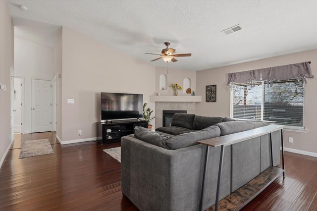 1770 Cerro Crestado Drive NW, Los Lunas, NM 87031