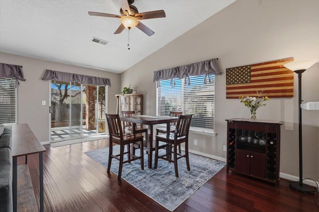 1770 Cerro Crestado Drive NW, Los Lunas, NM 87031