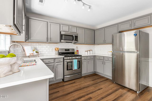 816 Hawthorn Ridge Drive, Whitsett, NC 27377