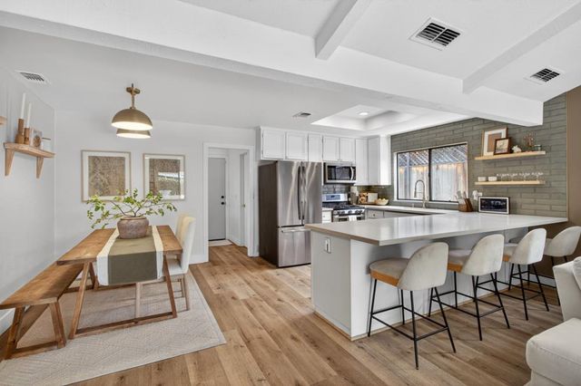 6755 Connemara Cir, Citrus Heights, CA 95621