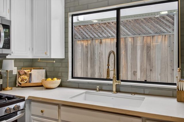 6755 Connemara Cir, Citrus Heights, CA 95621