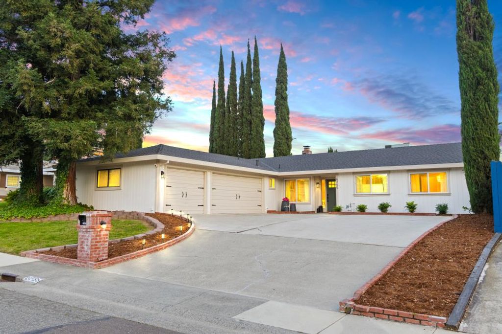 6755 Connemara Cir, Citrus Heights, CA 95621