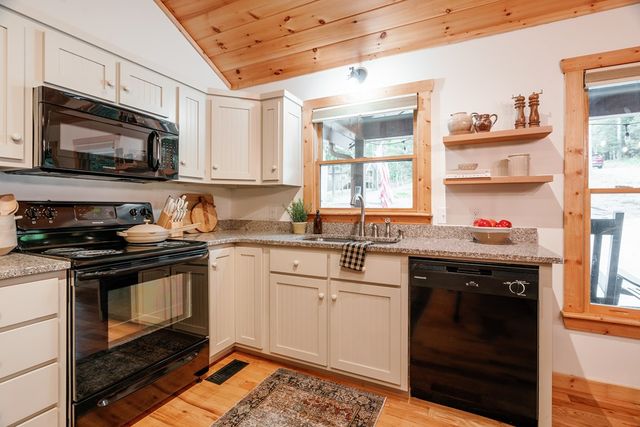 118 Matrix Lane, Ellijay, GA 30540