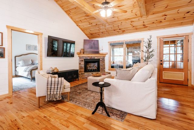 118 Matrix Lane, Ellijay, GA 30540