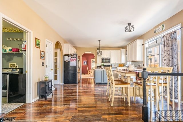 6 Kyle Dr, Lopatcong Twp., NJ 08865