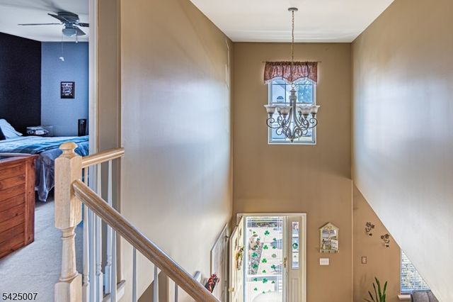 6 Kyle Dr, Lopatcong Twp., NJ 08865