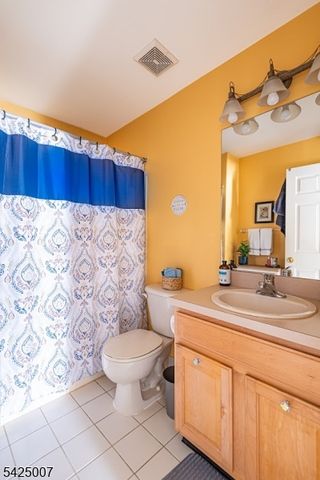 6 Kyle Dr, Lopatcong Twp., NJ 08865