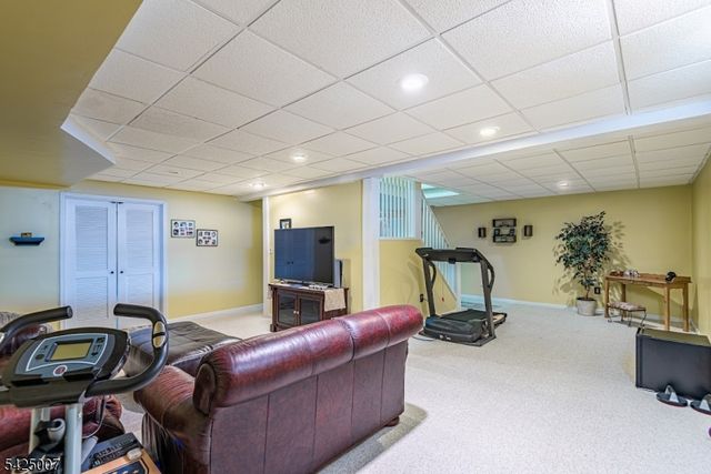 6 Kyle Dr, Lopatcong Twp., NJ 08865
