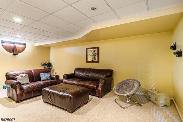 6 Kyle Dr, Lopatcong Twp., NJ 08865
