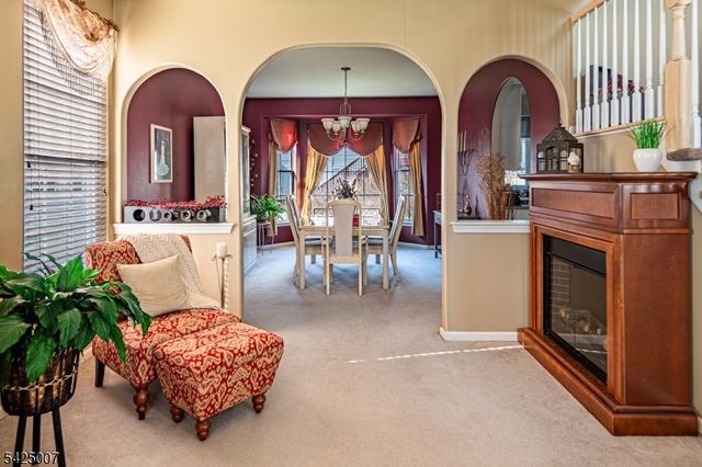 6 Kyle Dr, Lopatcong Twp., NJ 08865