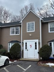 306 Aiken Ave 7, Lowell, MA 01850