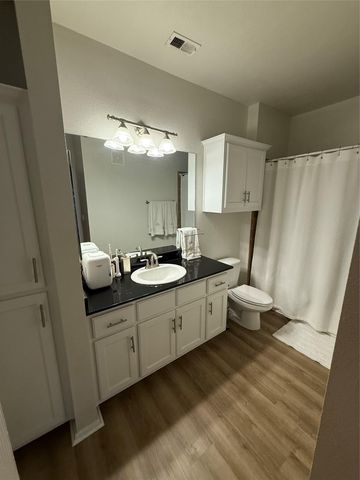 910 W 25th ST 508, Austin, TX 78705