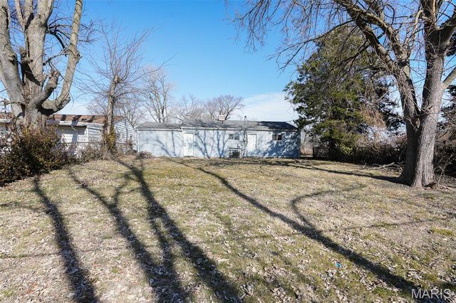 40 Saint Justin Drive, Sauget, IL 62206