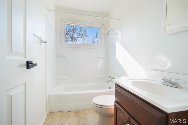 40 Saint Justin Drive, Sauget, IL 62206