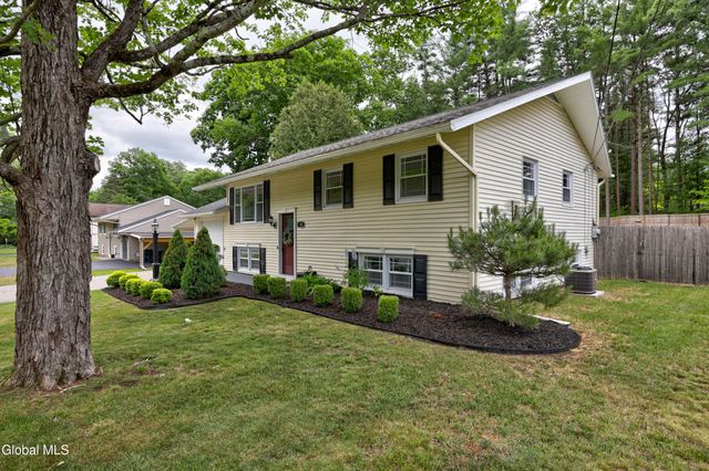 21 Quevic Drive, Saratoga Springs, NY 12866