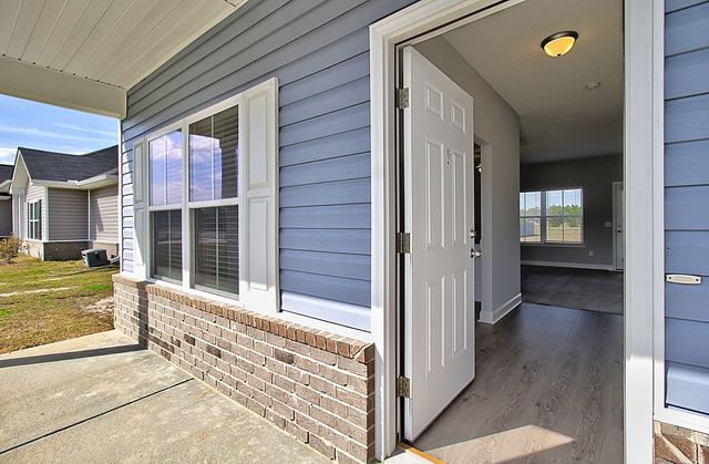 566 Burke Drive, Hinesville, GA 31313