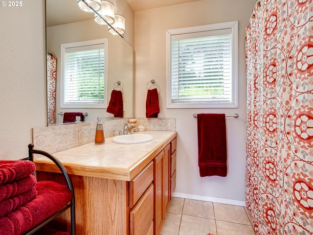 103 LAKESIDE Dr, Mossyrock, WA 98564