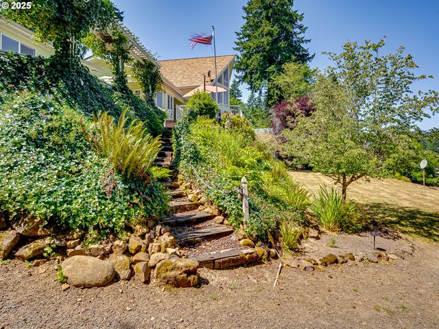 103 LAKESIDE Dr, Mossyrock, WA 98564