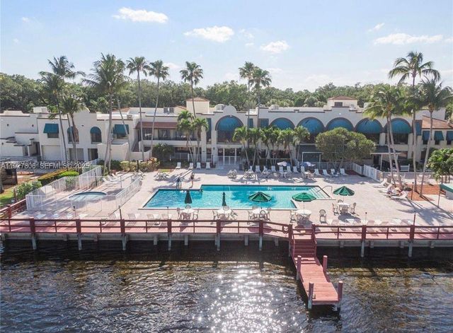 9431 Live Oak Pl 205, Davie, FL 33324