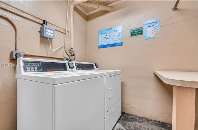 9431 Live Oak Pl 205, Davie, FL 33324