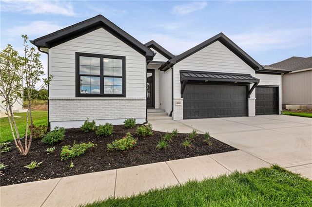 18949 W 193rd Terrace, Spring Hill, KS 66083