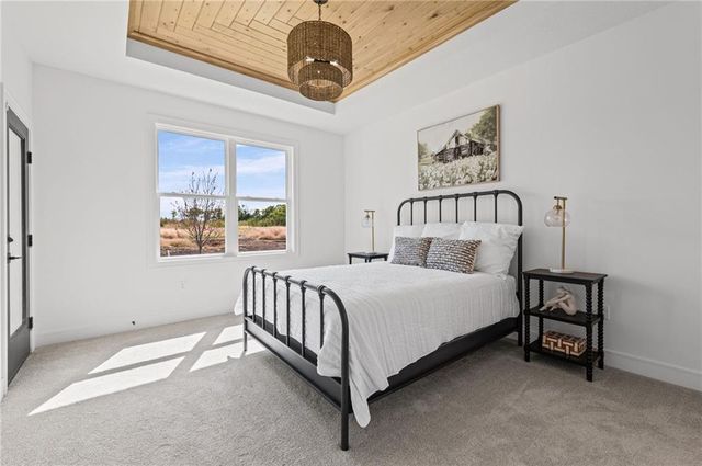 18949 W 193rd Terrace, Spring Hill, KS 66083