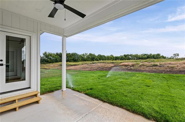 18949 W 193rd Terrace, Spring Hill, KS 66083
