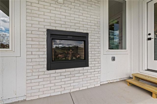 18949 W 193rd Terrace, Spring Hill, KS 66083