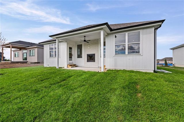 18949 W 193rd Terrace, Spring Hill, KS 66083
