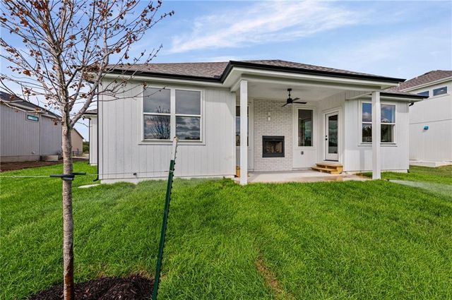 18949 W 193rd Terrace, Spring Hill, KS 66083