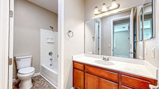 4638 Cherry Blossom Ln, Turlock, CA 95382