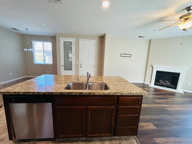 4638 Cherry Blossom Ln, Turlock, CA 95382