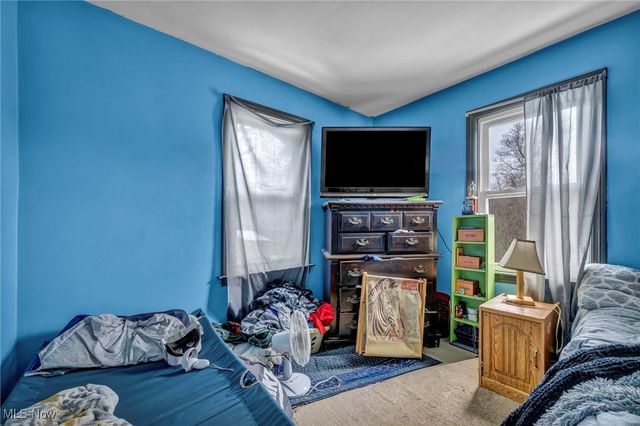 428 Canova Drive, Akron, OH 44319