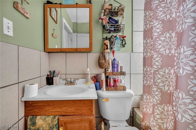 428 Canova Drive, Akron, OH 44319