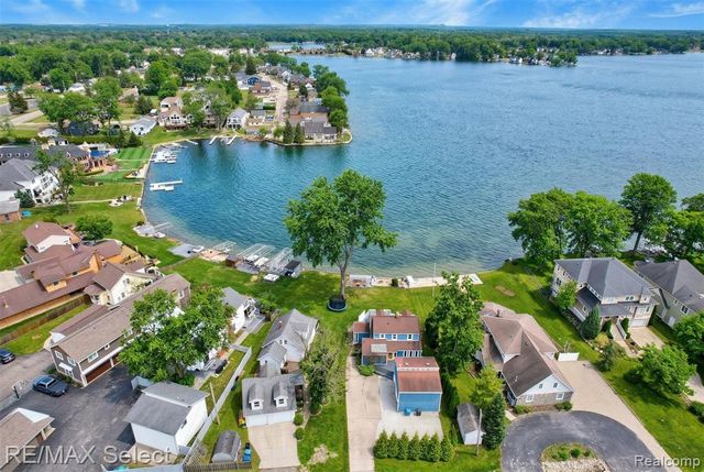 11501 Torrey Road, Fenton, MI 48430