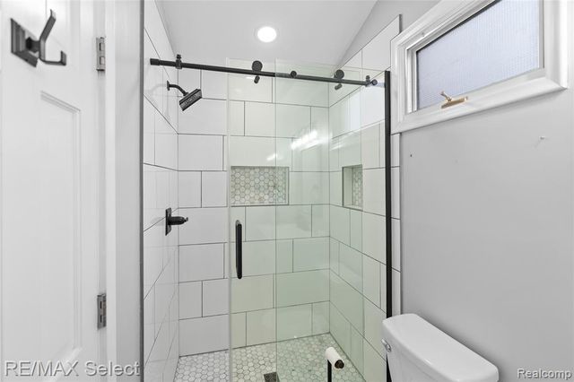 11501 Torrey Road, Fenton, MI 48430